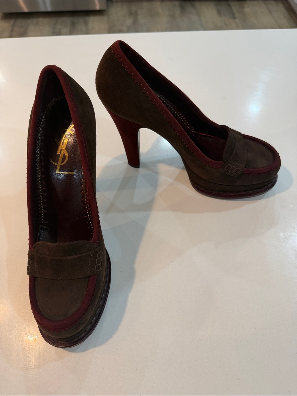 Yves Saint Laurent Brown and Burgundy Suede Platform Pumps vintage Y2K 👠